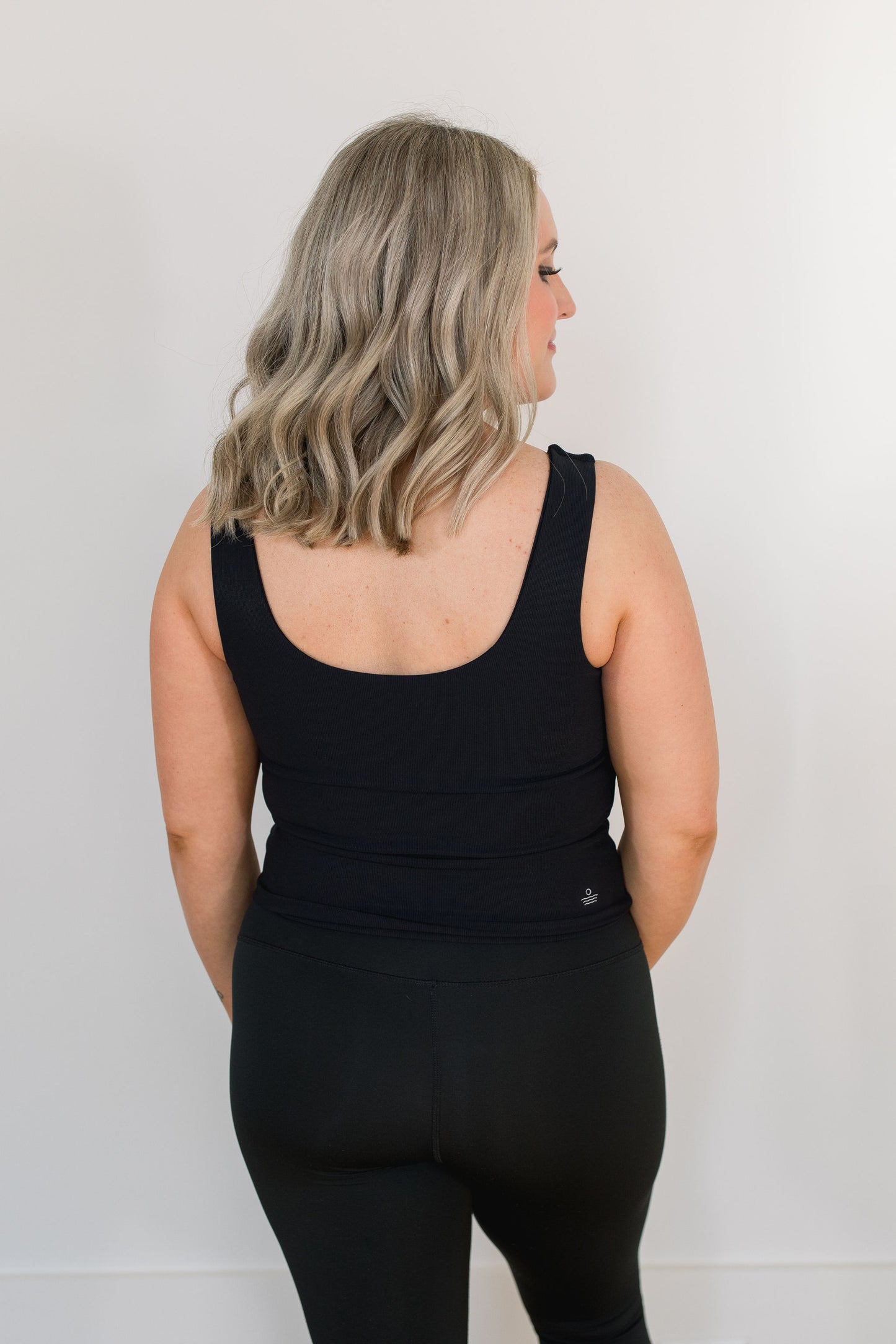 Refined Ribbed Scoop Tank