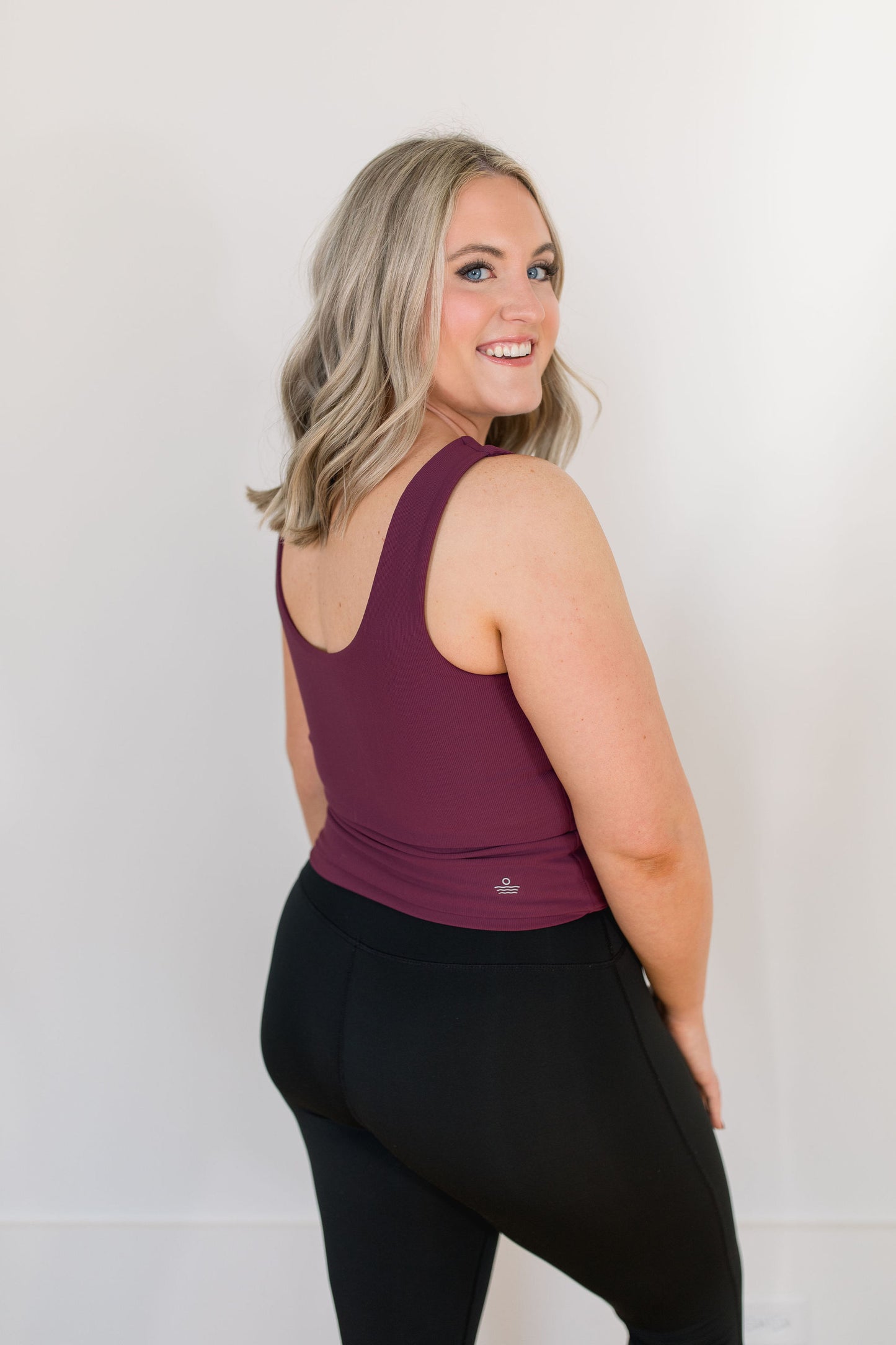 Refined Ribbed Scoop Tank