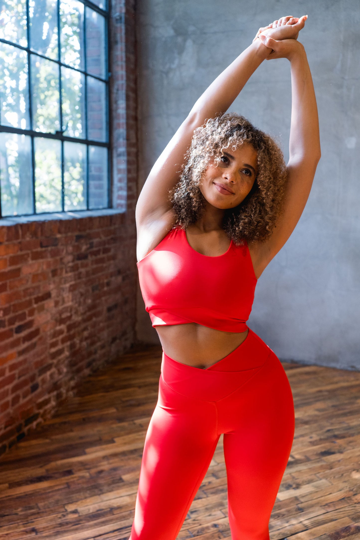 Sculpt CrossOver Crop Top