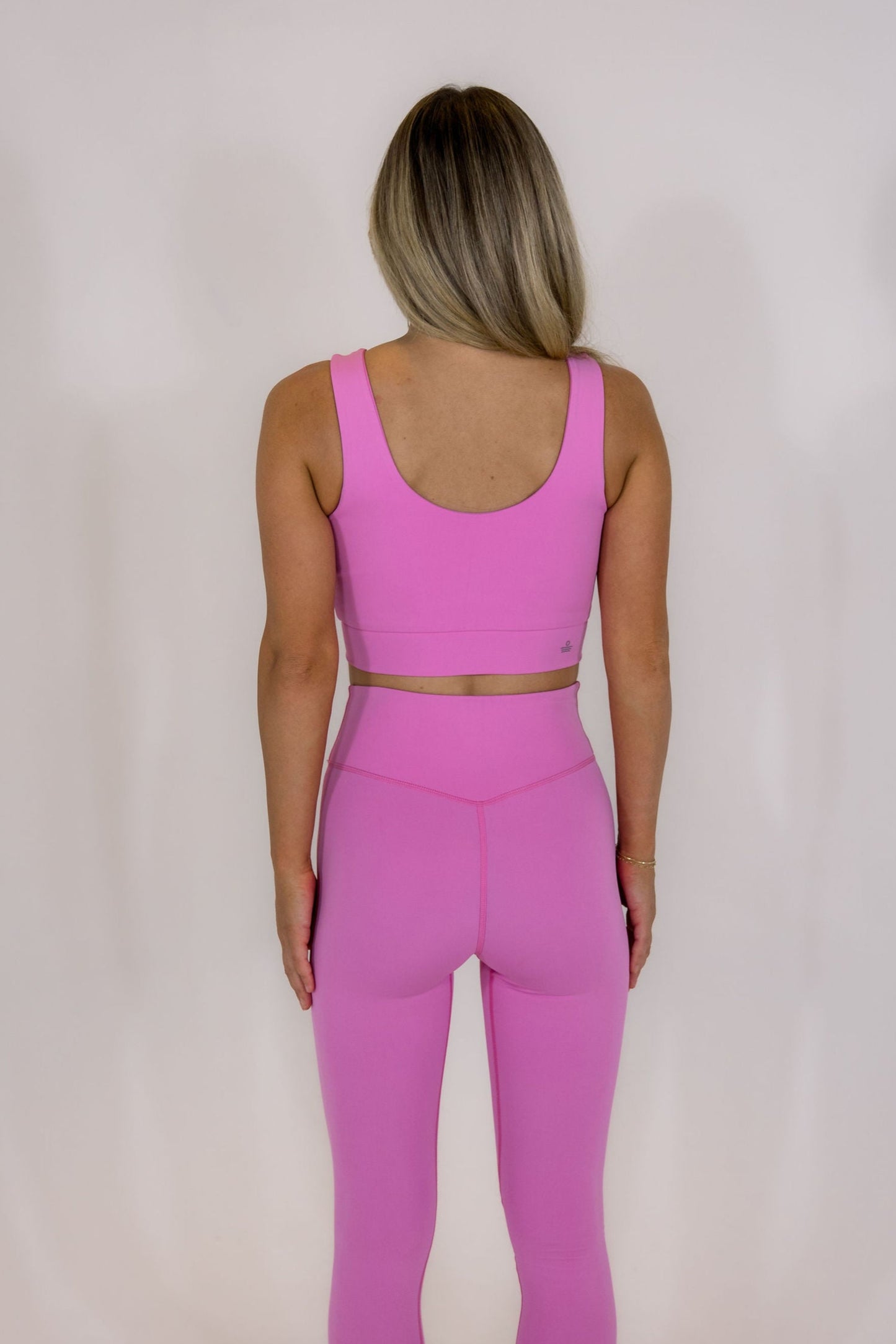 Sculpt CrossOver Crop Top