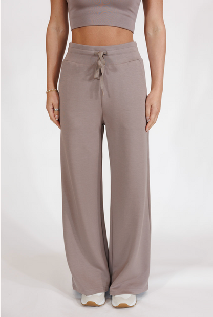 Cloud Form Wide Leg Pant