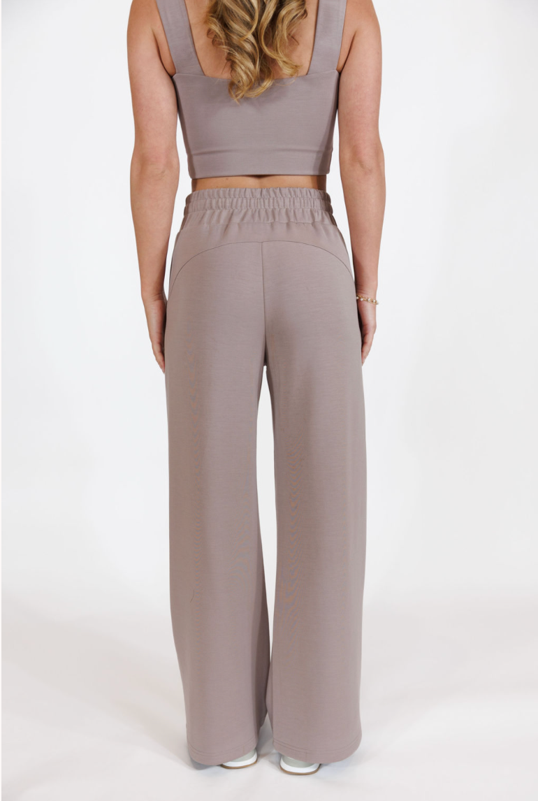 Cloud Form Wide Leg Pant