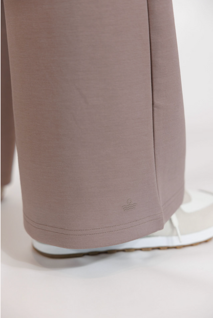 Cloud Form Wide Leg Pant