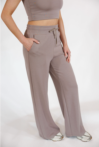 Cloud Form Wide Leg Pant